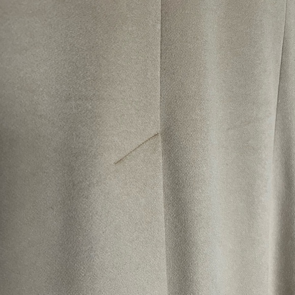 Burberry Beige/Tan Trench Coat Label Detail - Picture 4 of 16